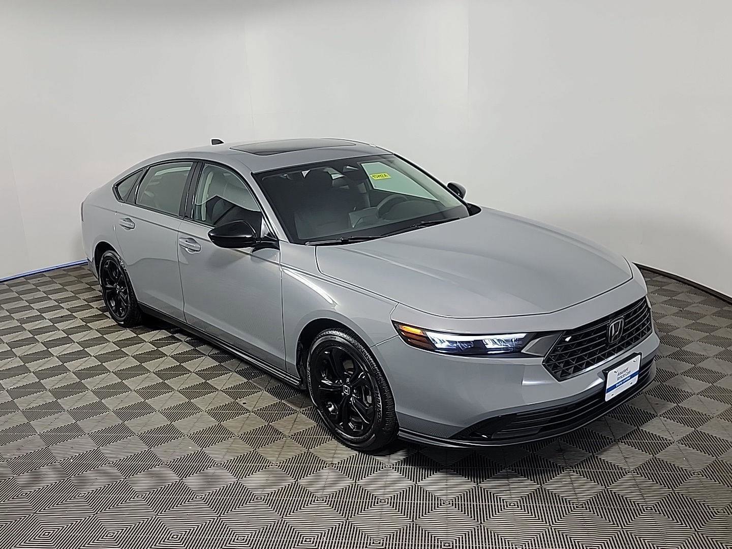 Certified 2025 Honda Accord SE image 2