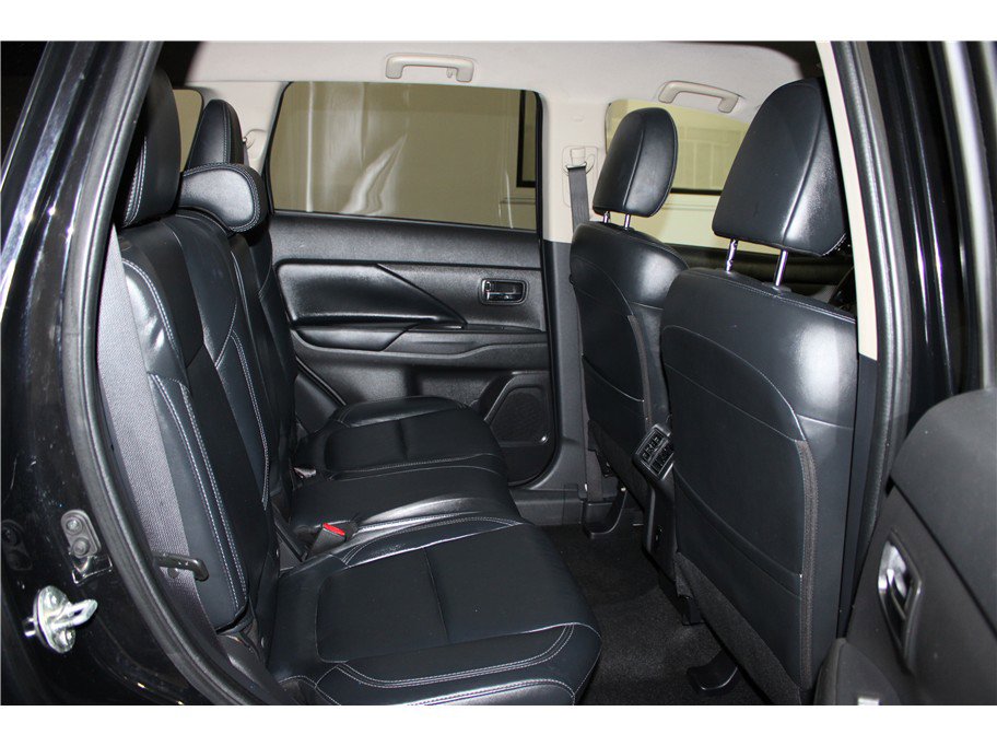 Used 2020 Mitsubishi Outlander ES image 21