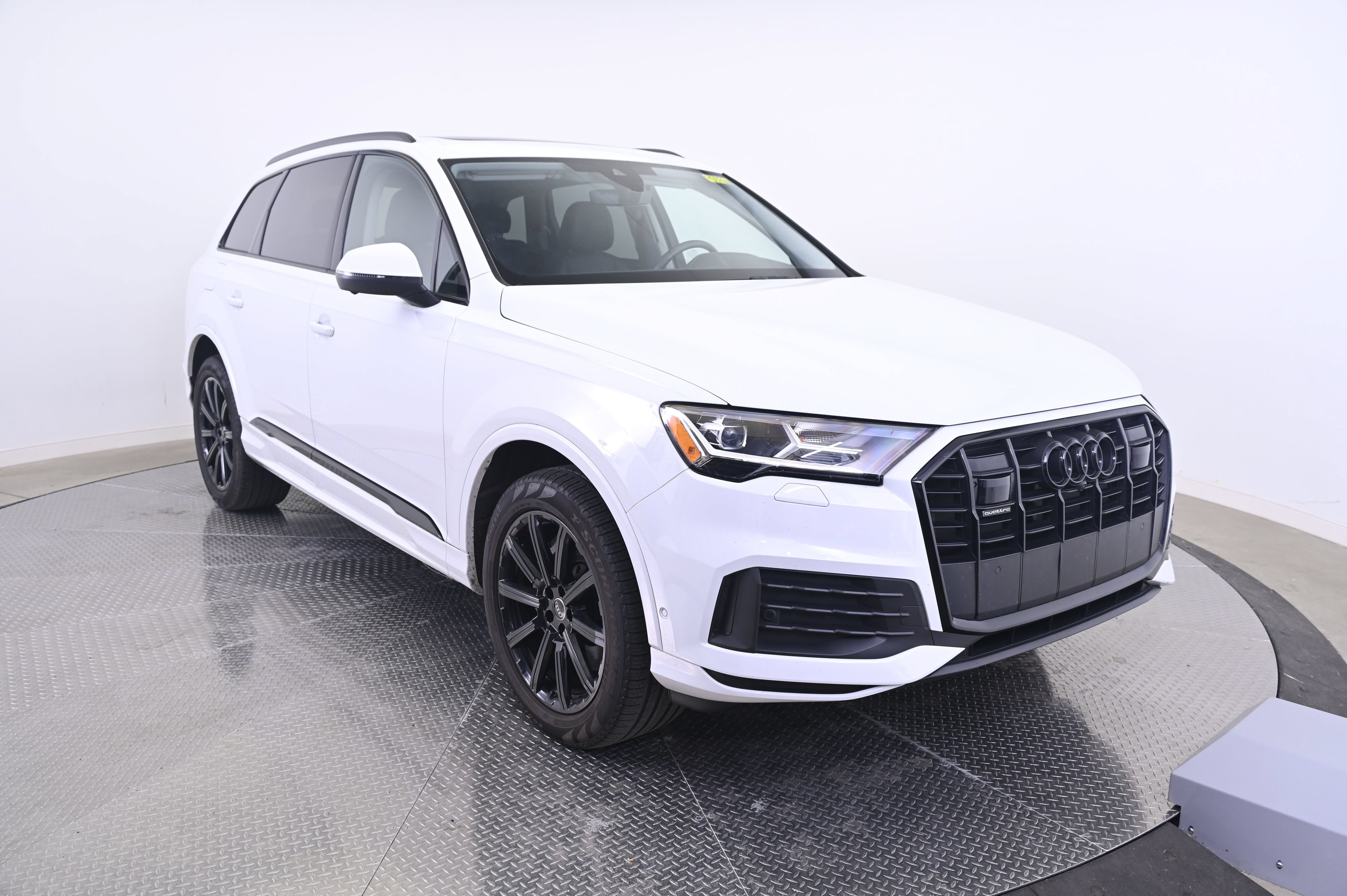 Used 2023 Audi Q7 2.0T Premium Plus w/ Premium Plus Package AWD/4WD image 9
