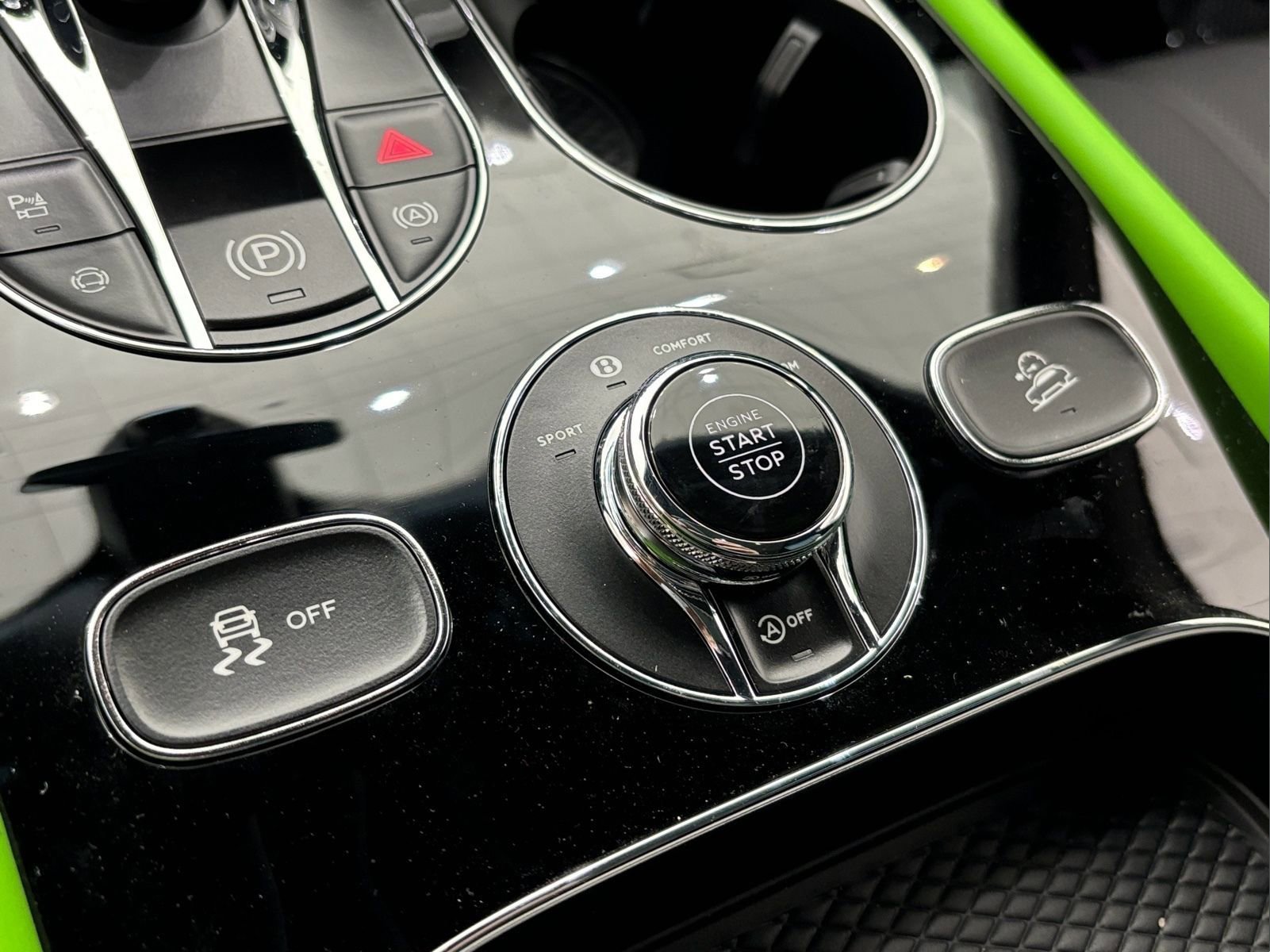 New 2025 Bentley Bentayga image 43