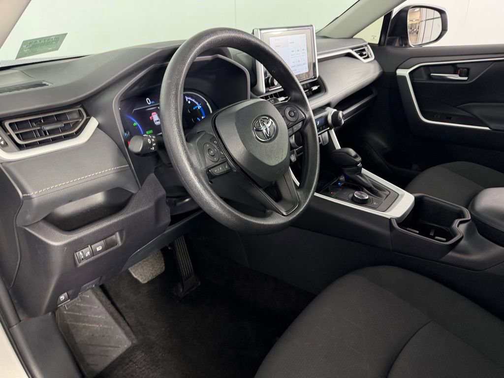 Used 2025 Toyota RAV4 XLE image 20