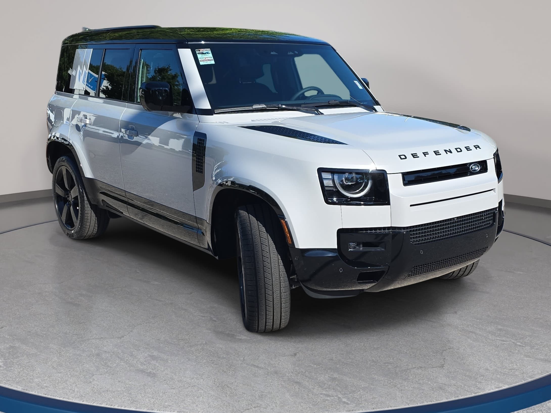 New 2026 Land Rover Defender 110 X-Dynamic SE AWD/4WD image 3