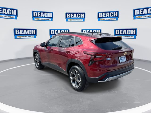 Used 2025 Chevrolet Trax LT w/ Driver Confidence Package FWD image 6