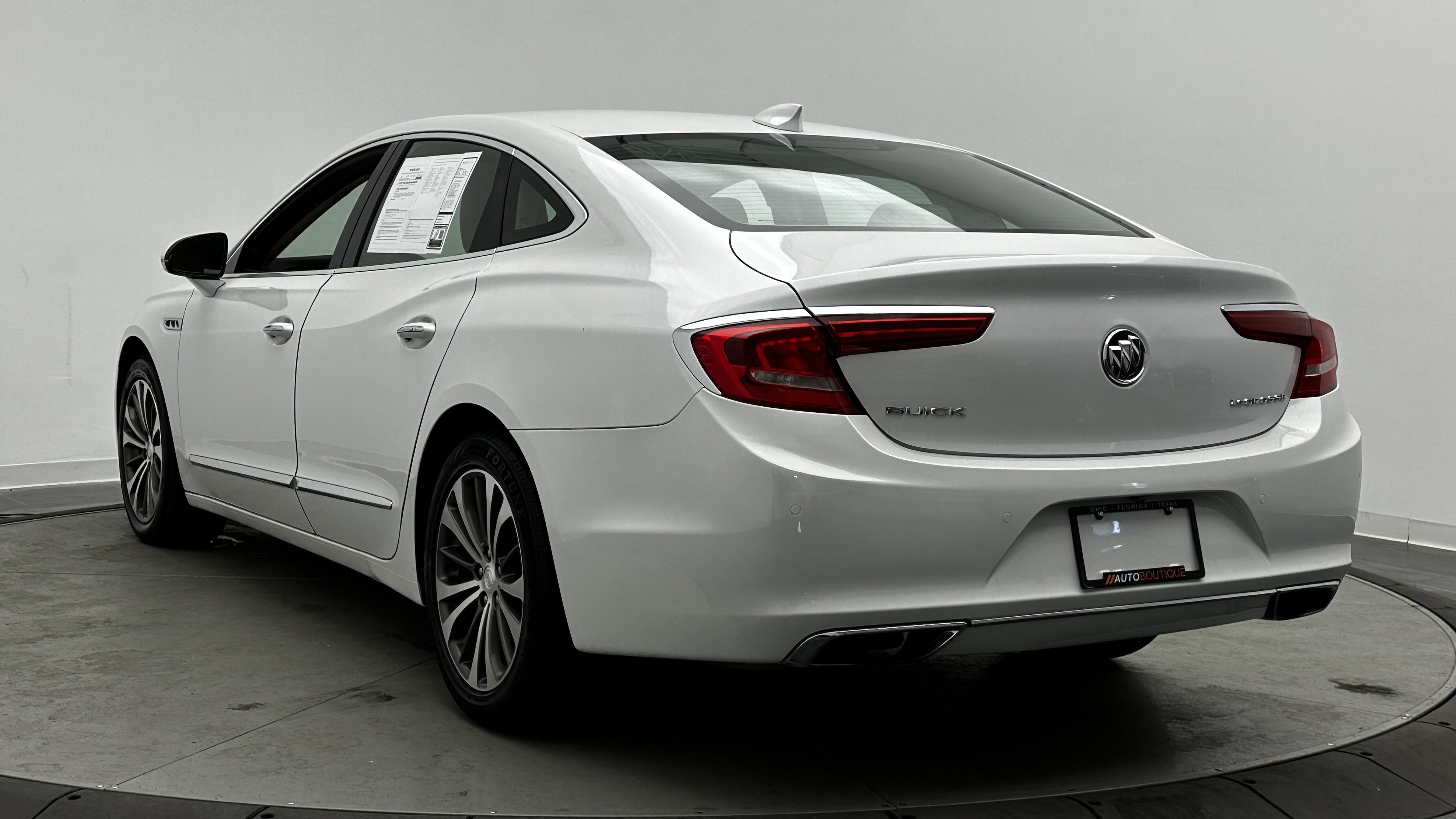 Used 2017 Buick LaCrosse Premium image 4
