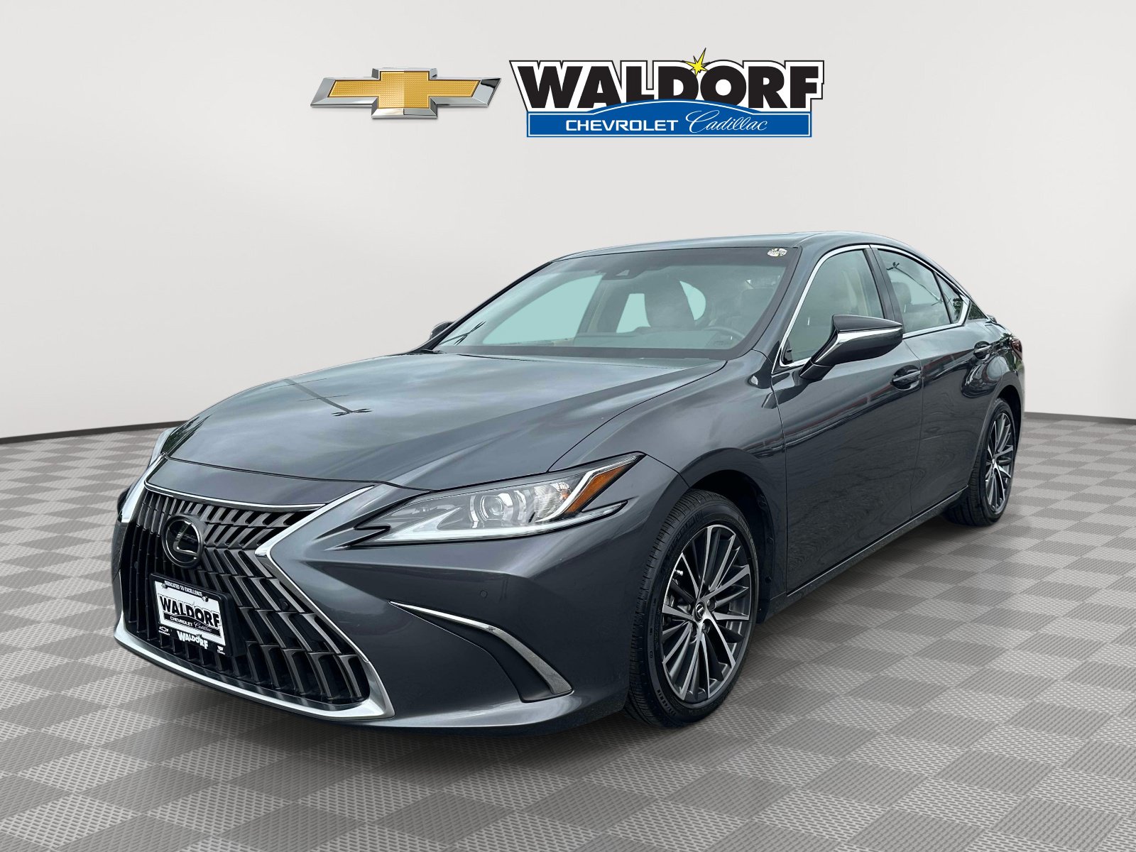 Used 2025 Lexus ES 300h w/ Premium Package FWD image 3