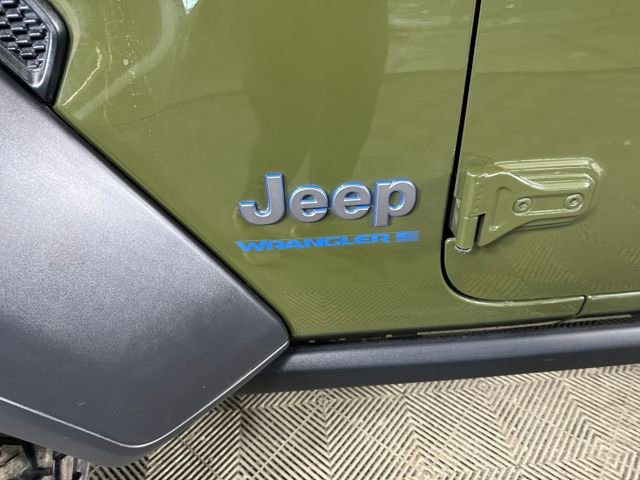 Used 2023 Jeep Wrangler Unlimited w/ Sun & Screen Package image 10