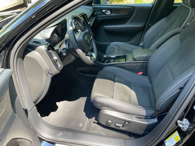 Certified 2023 Volvo C40 P8 Recharge Ultimate AWD/4WD image 10