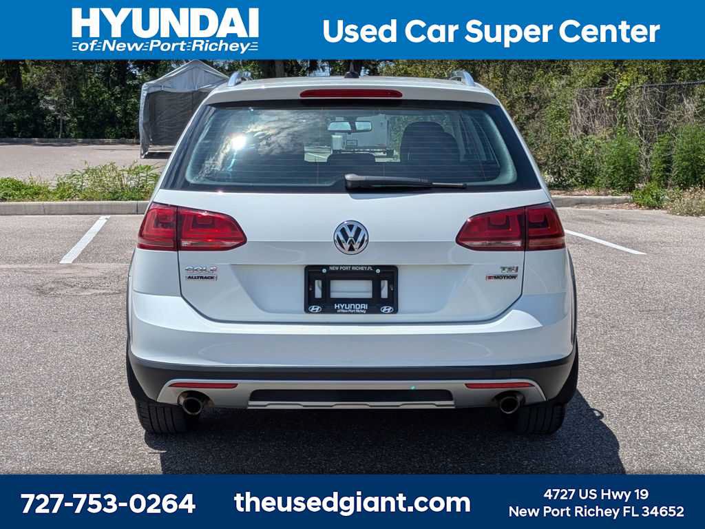 Used 2017 Volkswagen Golf Alltrack SE AWD/4WD image 4