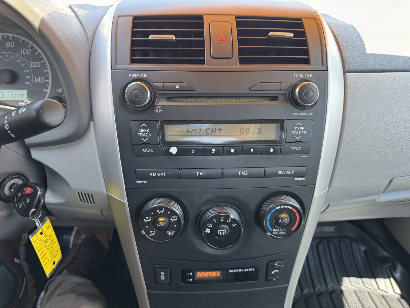 Used 2010 Toyota Corolla LE FWD image 23