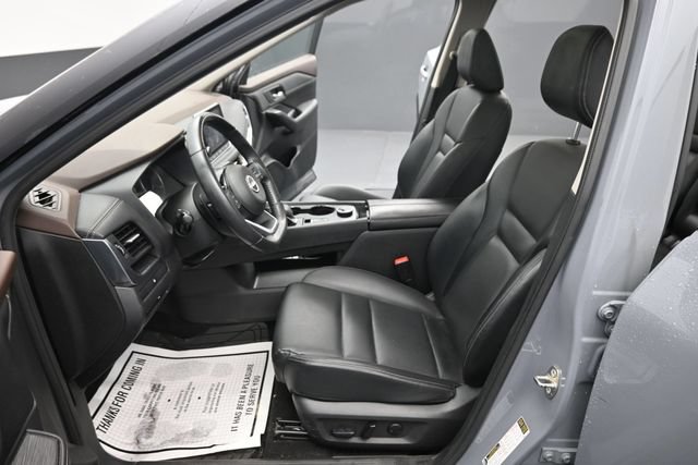 Used 2023 Nissan Rogue SV w/ SV Premium Package AWD/4WD image 14