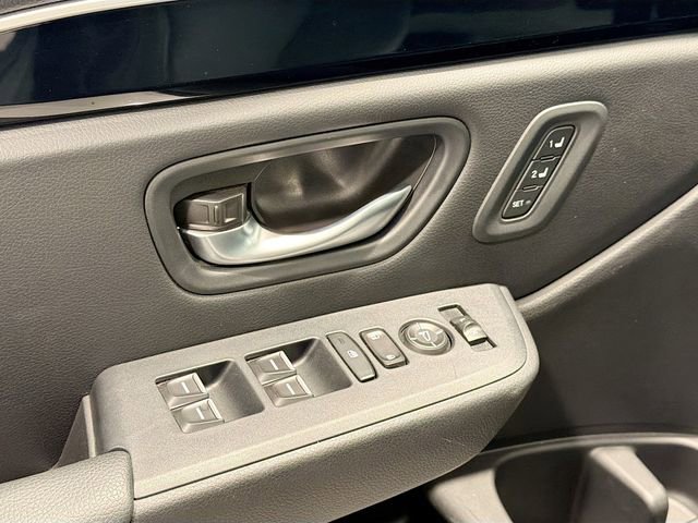 Used 2025 Honda Pilot Touring image 16