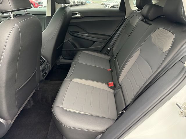 Used 2025 Volkswagen Taos SE AWD/4WD image 22