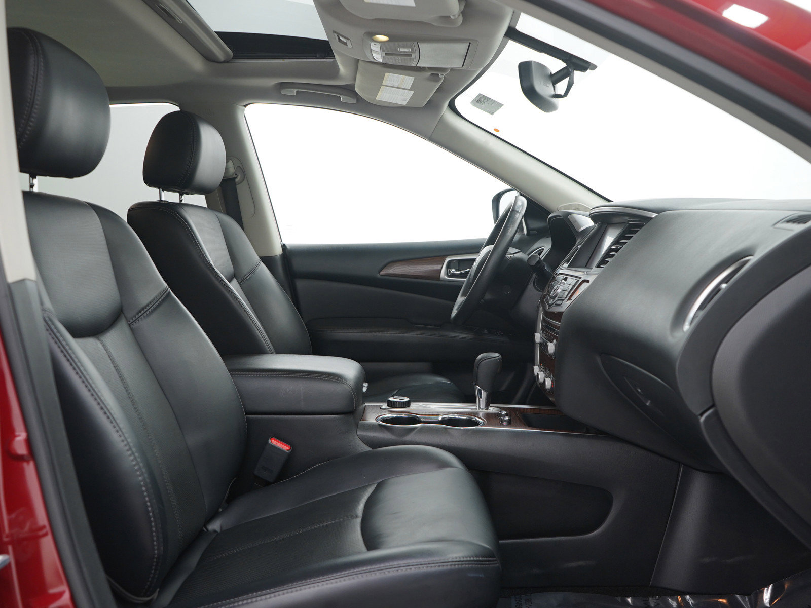 Used 2018 Nissan Pathfinder Platinum image 13