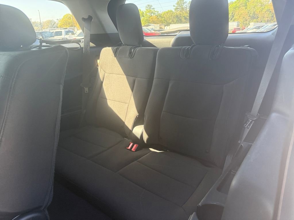 Used 2023 Ford Explorer XLT image 30
