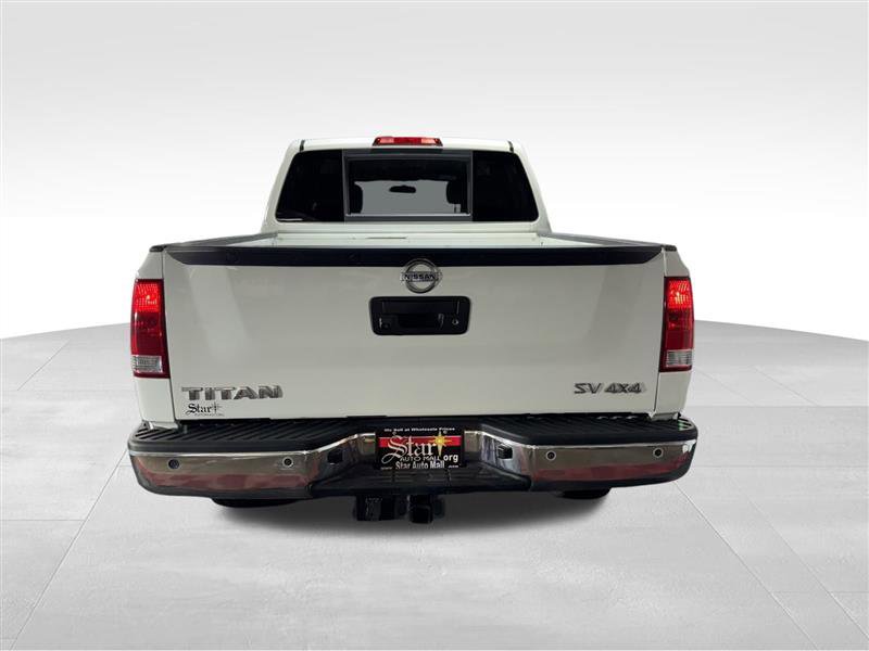 Used 2015 Nissan Titan SV w/ SV Value Truck Package image 5