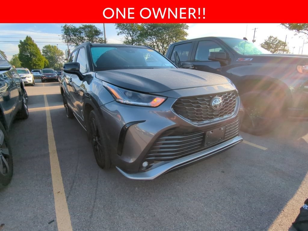 Used 2023 Toyota Highlander XSE AWD/4WD image 3