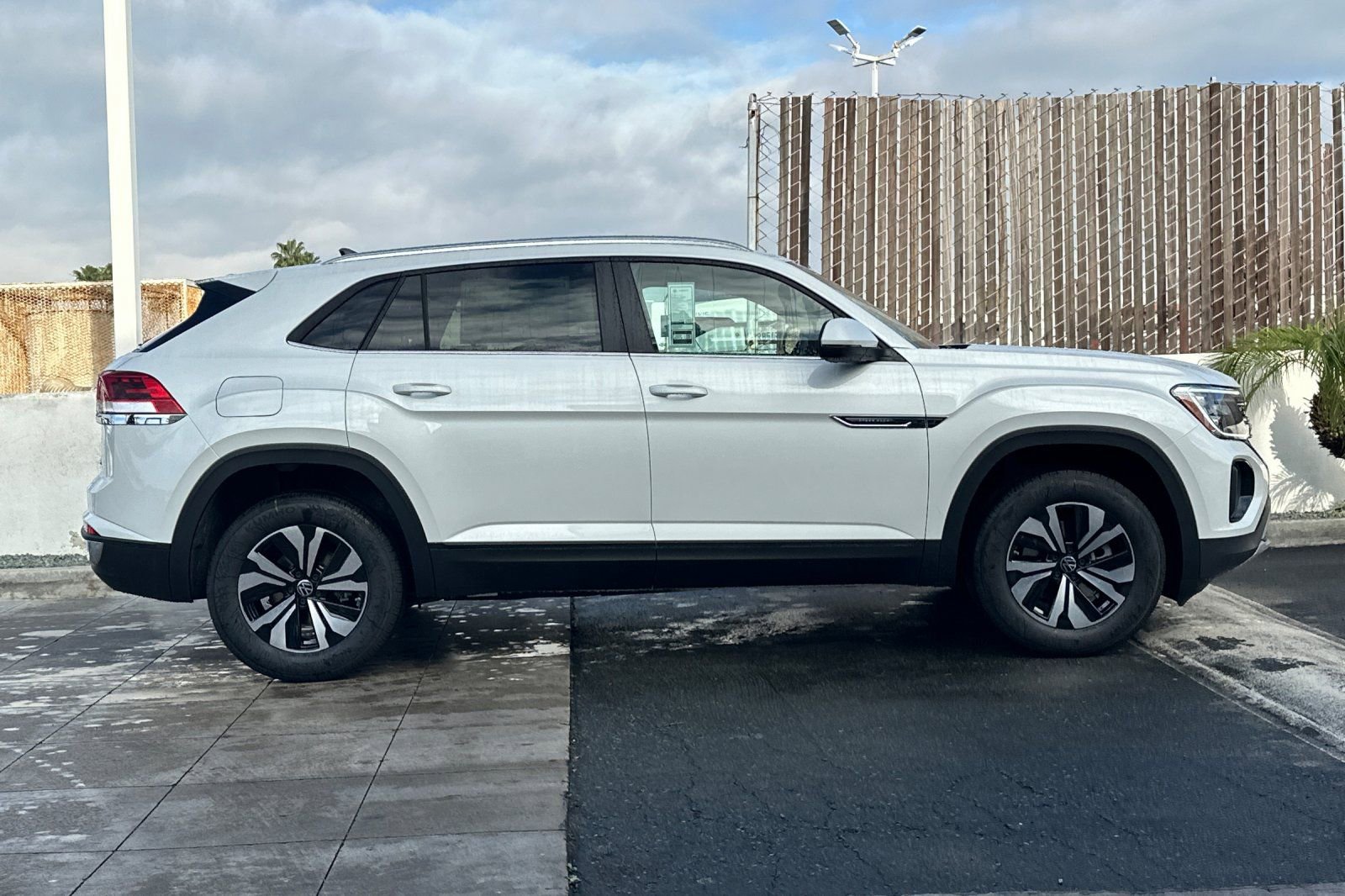 New 2026 Volkswagen Atlas Cross Sport SE AWD/4WD image 4