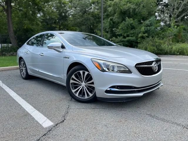 Used 2018 Buick LaCrosse Essence FWD image 1