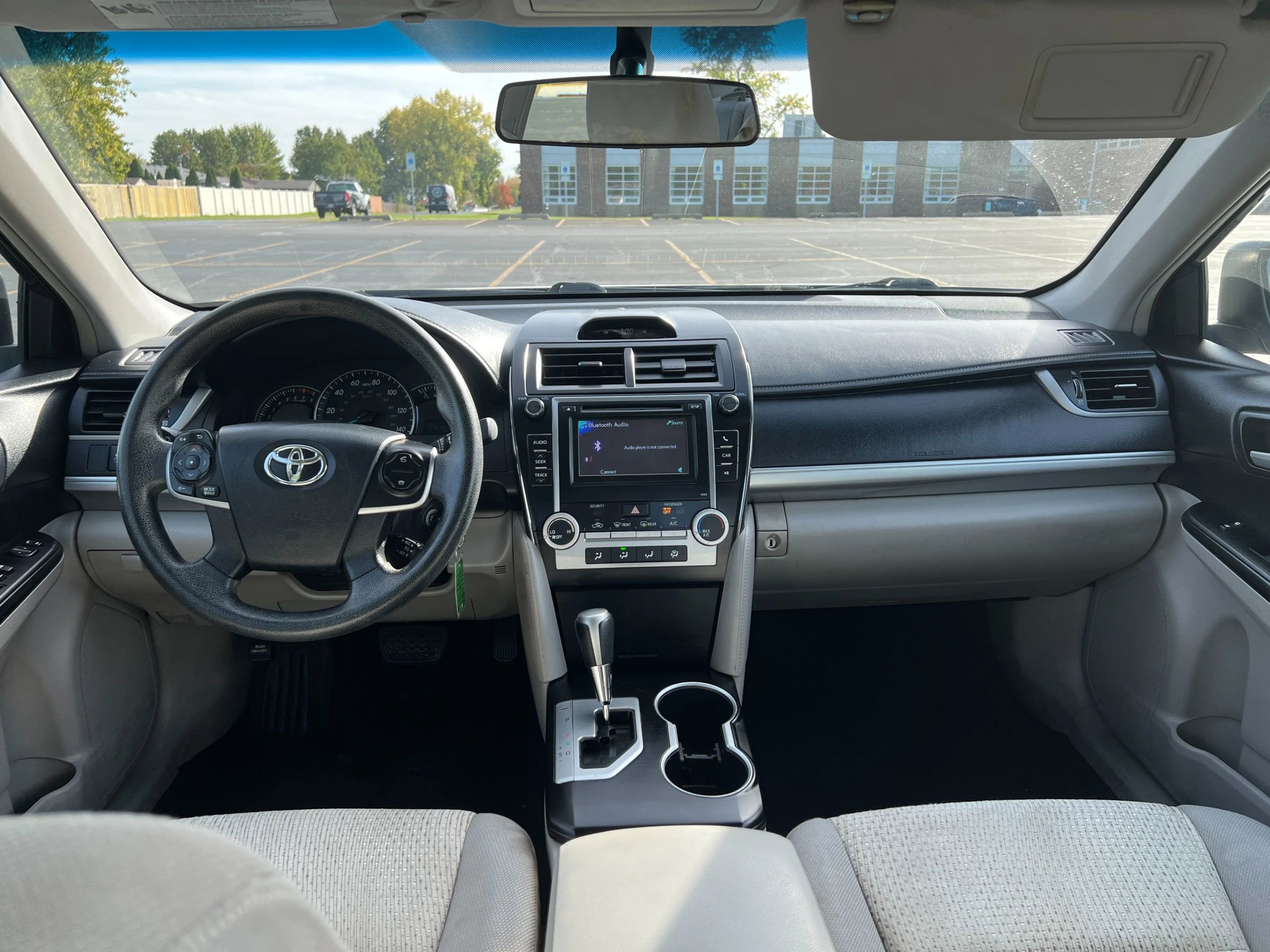 Used 2014 Toyota Camry LE FWD image 28