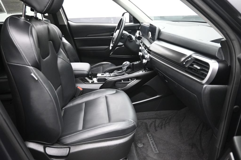 Used 2024 Kia Telluride S AWD/4WD image 9