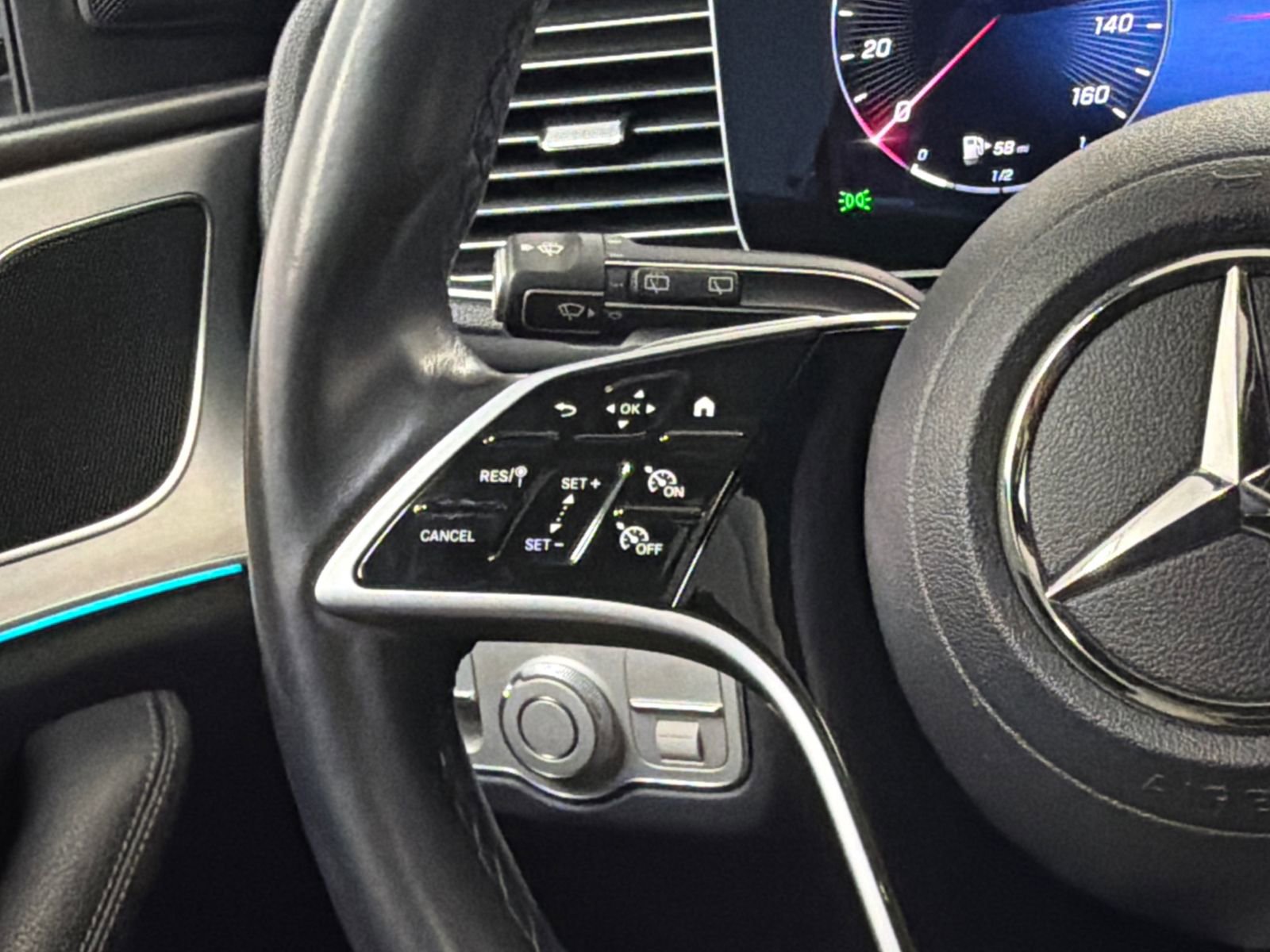 Used 2024 Mercedes-Benz GLE 450e 4MATIC image 23