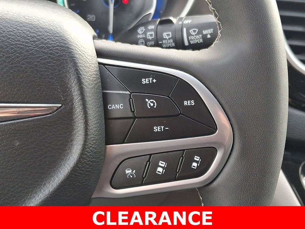 Used 2024 Chrysler Pacifica Touring-L image 22