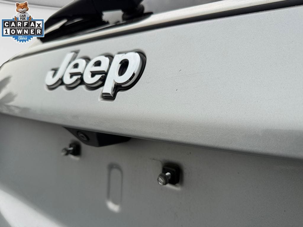 Used 2024 Jeep Compass Latitude AWD/4WD image 17