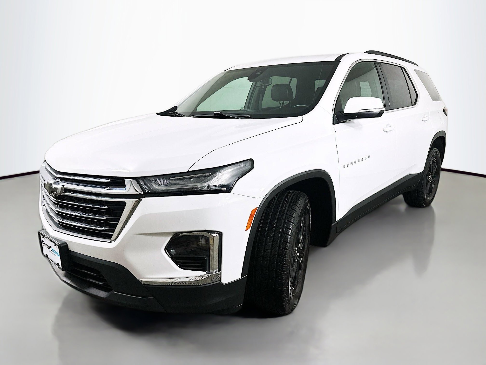 Used 2023 Chevrolet Traverse LT image 3