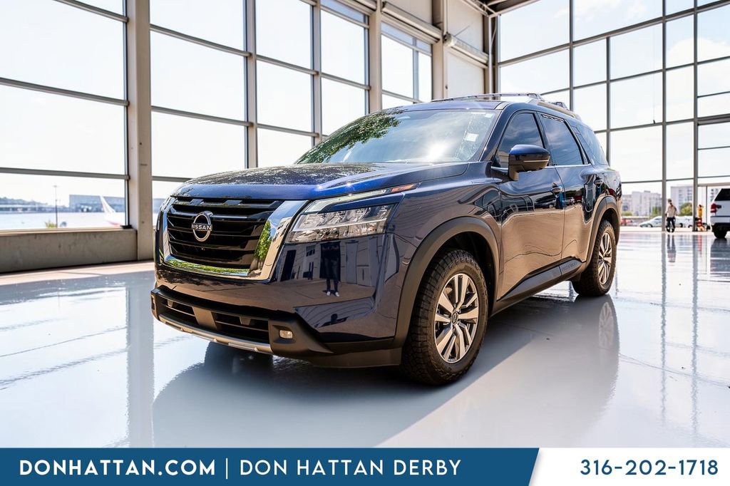 Used 2023 Nissan Pathfinder SL AWD/4WD image 27