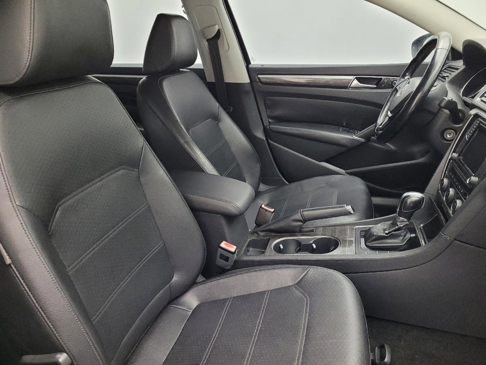 Used 2016 Volkswagen Passat 1.8T SE image 21