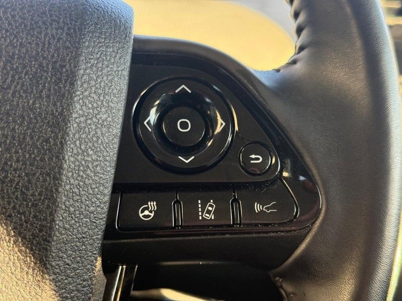 Used 2022 Toyota Prius XLE image 16