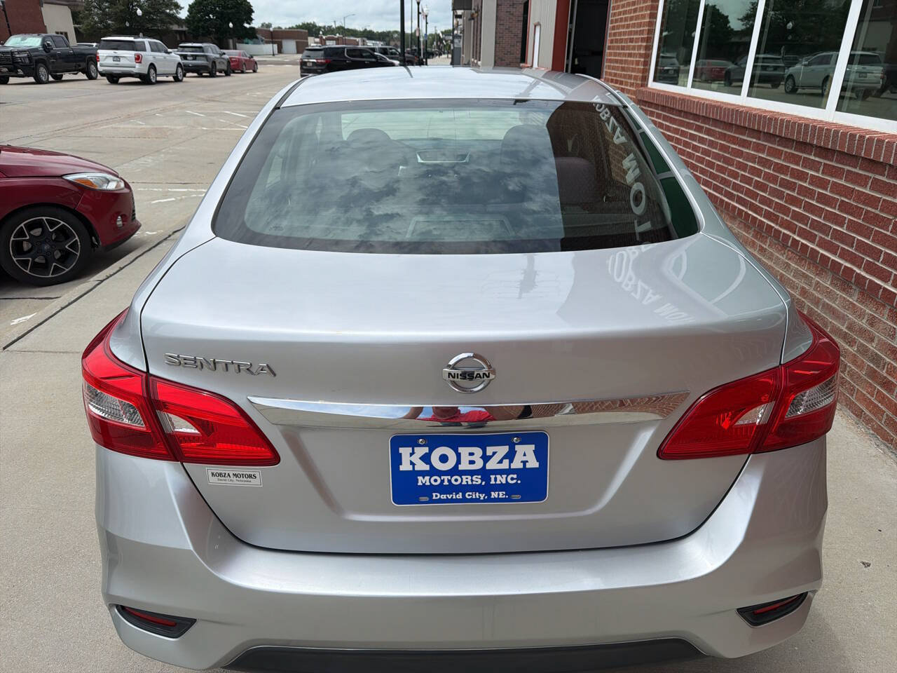Used 2016 Nissan Sentra S FWD image 8