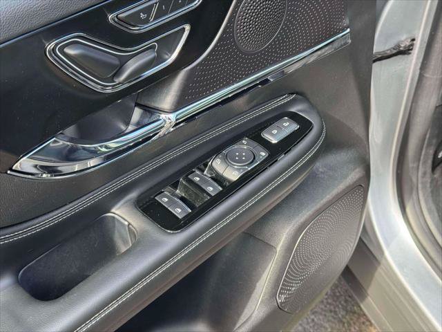 Used 2023 Lincoln Corsair AWD w/ Equipment Group 101A image 17