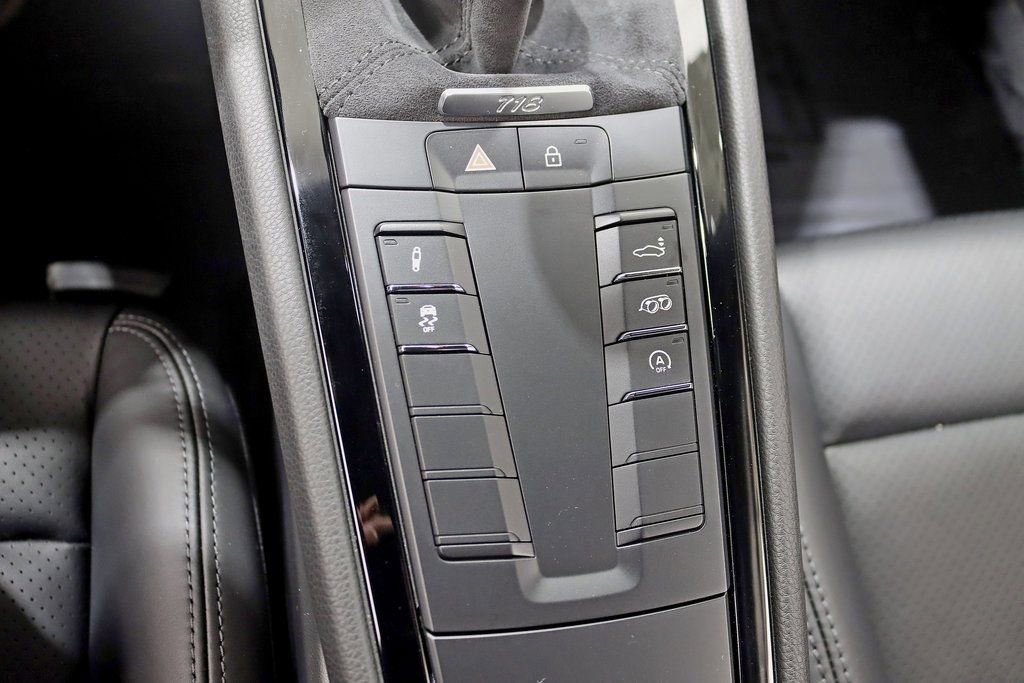 Used 2019 Porsche 718 Cayman S image 26