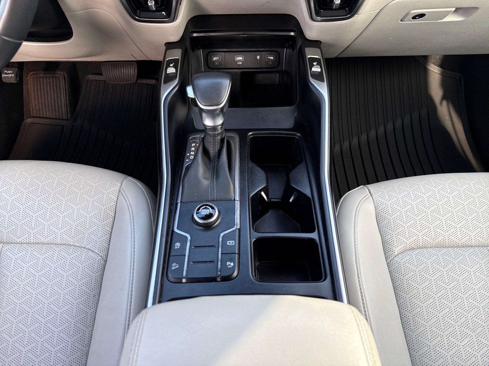 Used 2023 Kia Sorento S w/ Panoramic Sunroof Package image 15