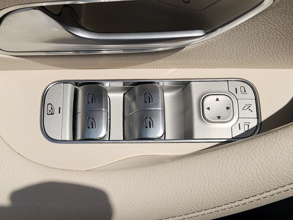 Used 2024 Mercedes-Benz GLS 450 4MATIC image 16