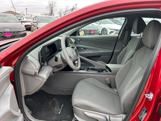 Used 2025 Hyundai Elantra Sport image 23