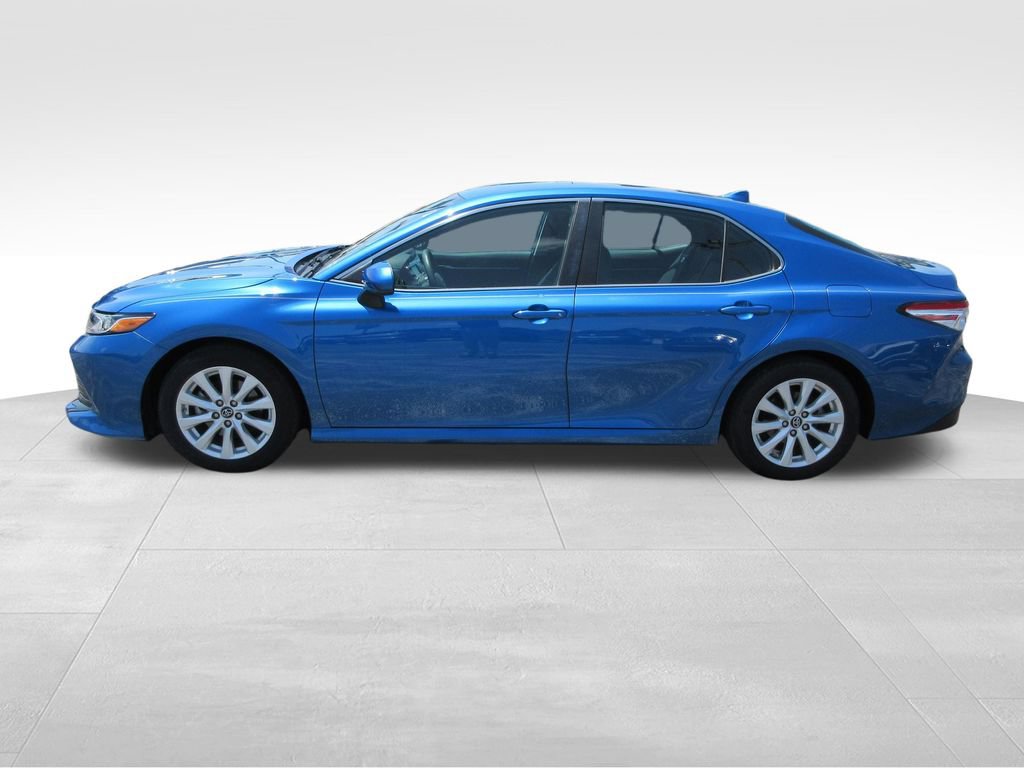 Used 2019 Toyota Camry LE FWD image 2