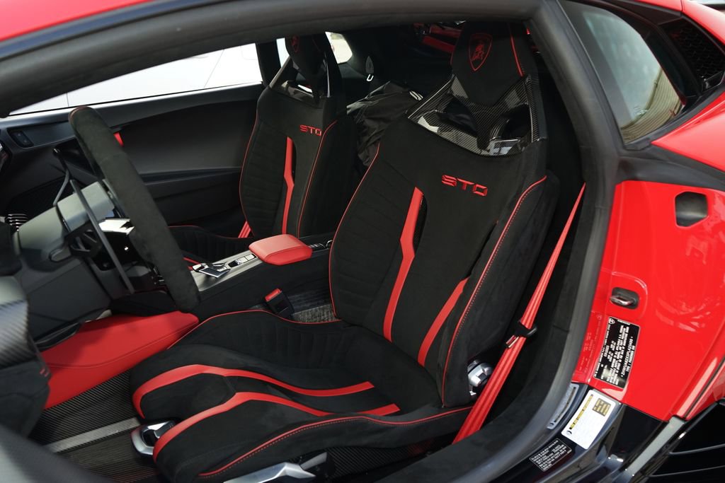 Used 2023 Lamborghini Huracan STO image 16