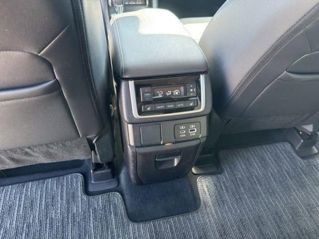 Used 2023 Subaru Ascent Limited image 17