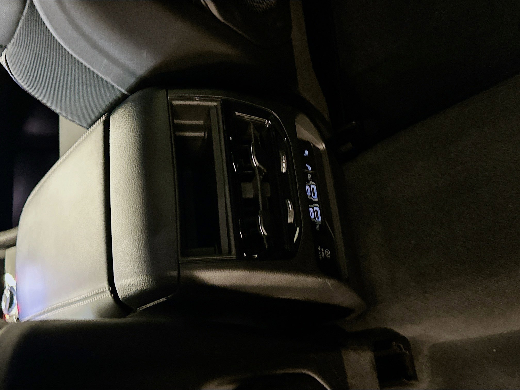 Used 2023 Jeep Grand Cherokee Limited AWD/4WD image 27