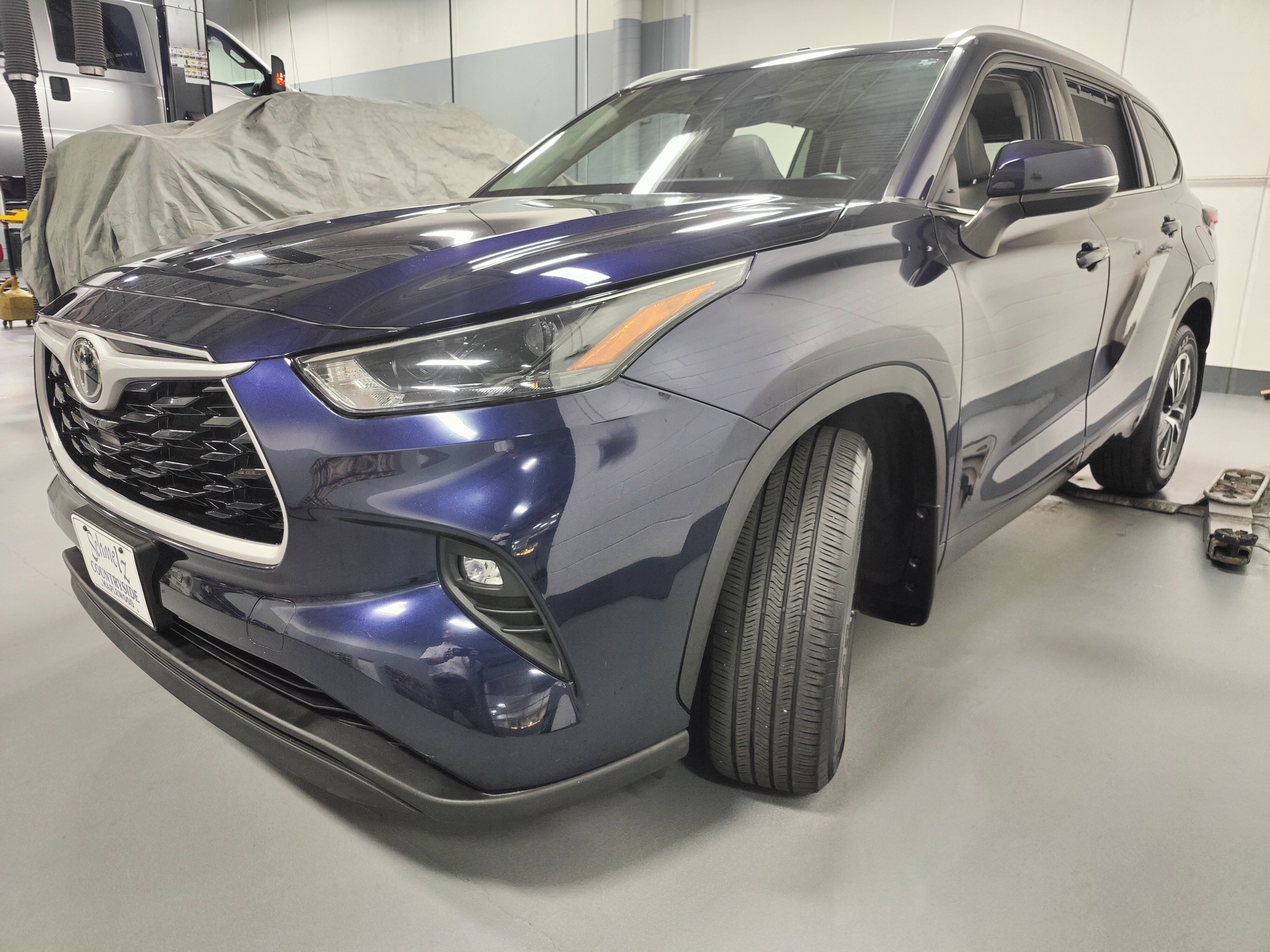 Used 2022 Toyota Highlander XLE image 11