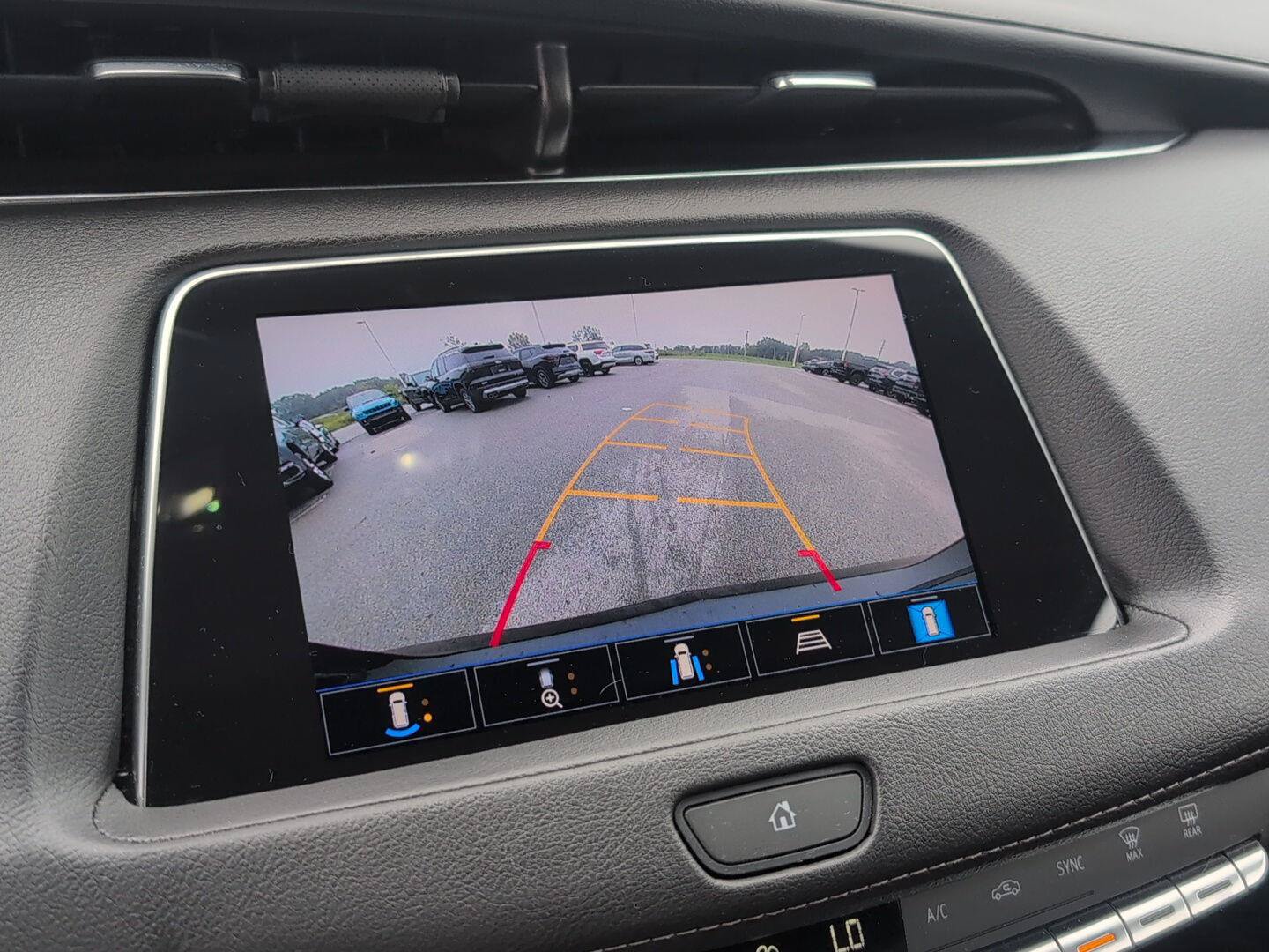 Used 2022 Cadillac XT4 Premium Luxury w/ Sun And Sound Package AWD/4WD image 30