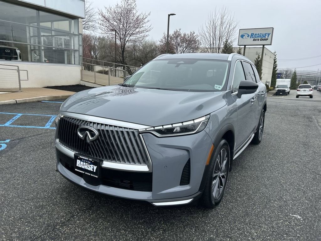 Certified 2026 INFINITI QX60 Luxe w/ Cargo Package AWD/4WD image 4