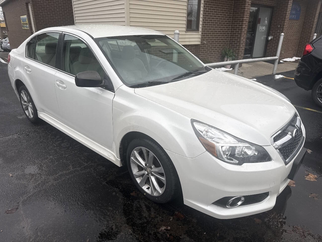 Used 2014 Subaru Legacy 2.5i w/ Alloy Wheel Package image 2