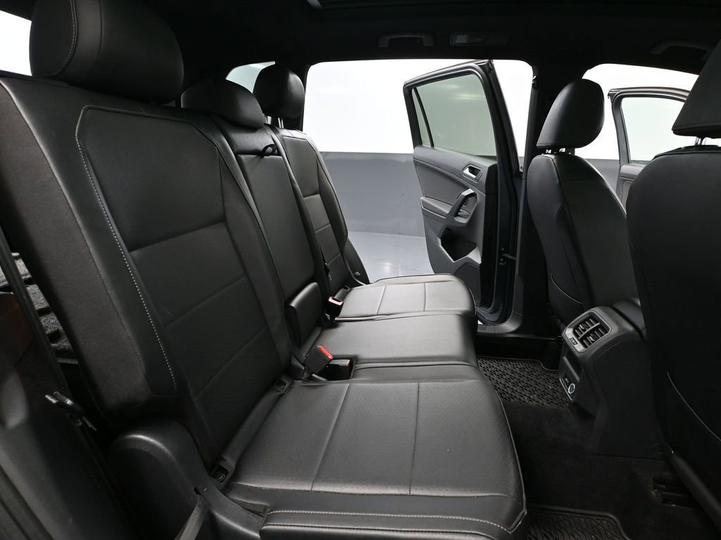 Used 2019 Volkswagen Tiguan SEL Premium R-Line image 43
