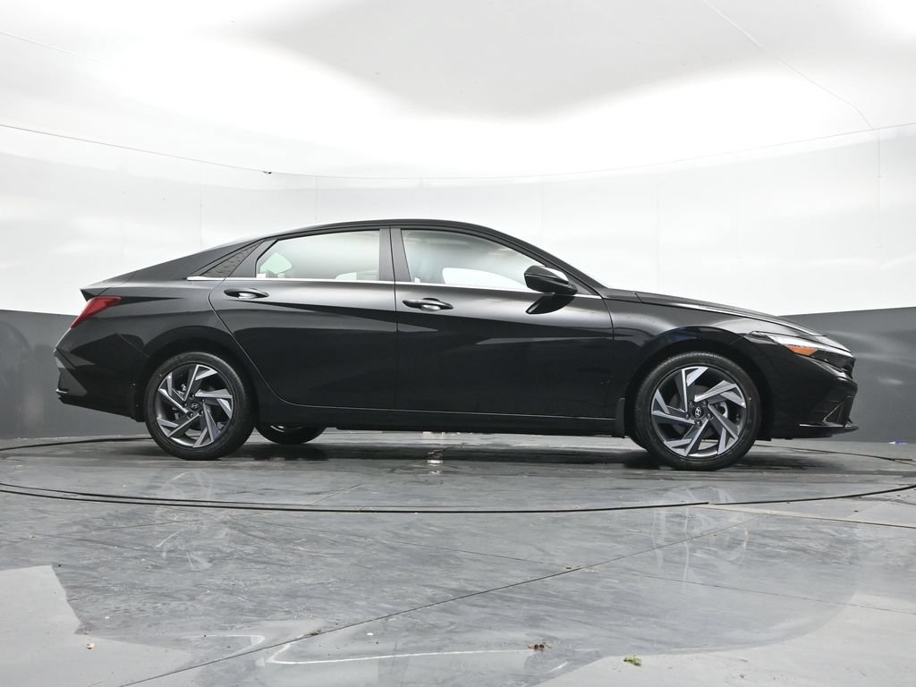 New 2026 Hyundai Elantra Limited FWD image 41