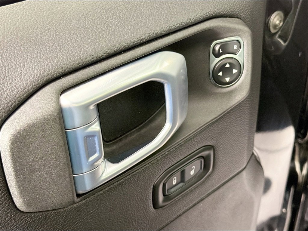 Used 2021 Jeep Wrangler Unlimited Sahara image 17