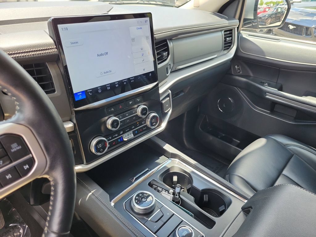 Used 2024 Ford Expedition XLT AWD/4WD image 23