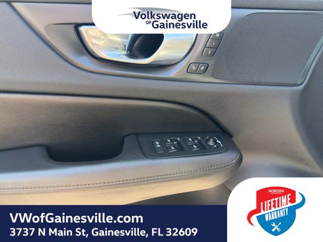 Used 2025 Volvo V60 B5 Cross Country Plus AWD/4WD image 16